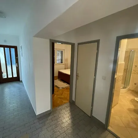 Apartment Mlija Omis Exterior photo